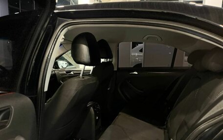 Volkswagen Jetta VI, 2011 год, 1 030 000 рублей, 25 фотография