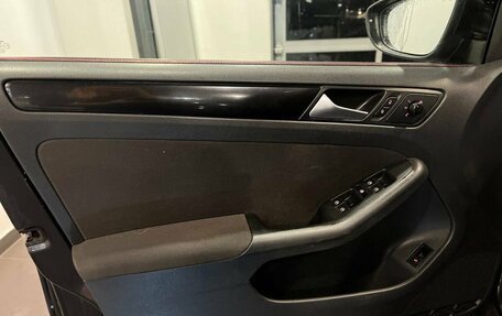 Volkswagen Jetta VI, 2011 год, 1 030 000 рублей, 22 фотография