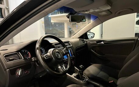 Volkswagen Jetta VI, 2011 год, 1 030 000 рублей, 23 фотография