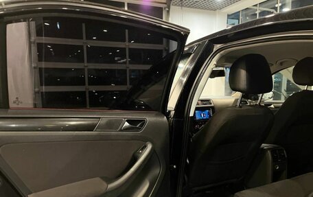 Volkswagen Jetta VI, 2011 год, 1 030 000 рублей, 24 фотография