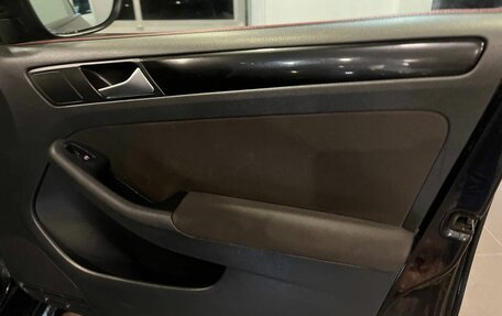 Volkswagen Jetta VI, 2011 год, 1 030 000 рублей, 28 фотография