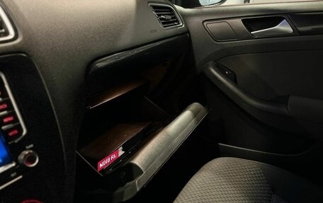 Volkswagen Jetta VI, 2011 год, 1 030 000 рублей, 30 фотография