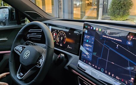 Volkswagen Tiguan, 2025 год, 4 950 000 рублей, 15 фотография