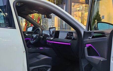 Volkswagen Tiguan, 2025 год, 4 950 000 рублей, 32 фотография