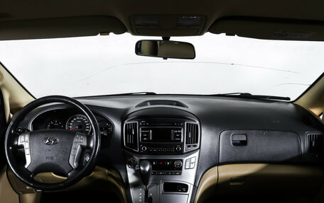 Hyundai H-1 II рестайлинг, 2018 год, 2 099 000 рублей, 19 фотография