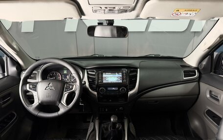 Mitsubishi L200 IV рестайлинг, 2017 год, 1 920 000 рублей, 11 фотография