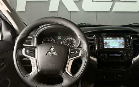 Mitsubishi L200 IV рестайлинг, 2017 год, 1 920 000 рублей, 12 фотография