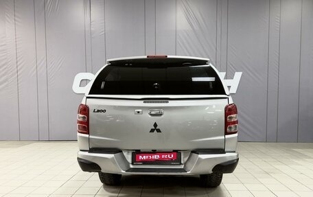 Mitsubishi L200 IV рестайлинг, 2017 год, 1 920 000 рублей, 4 фотография