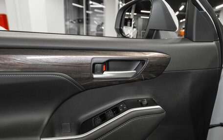 Toyota Highlander, 2025 год, 6 200 000 рублей, 21 фотография