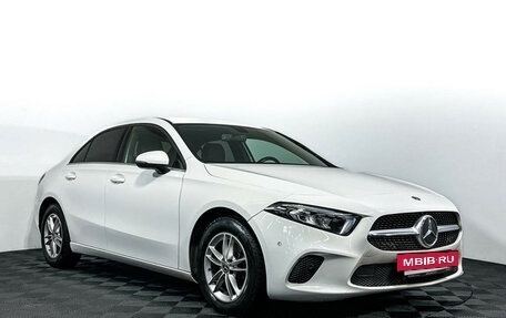 Mercedes-Benz A-Класс, 2019 год, 2 497 000 рублей, 3 фотография