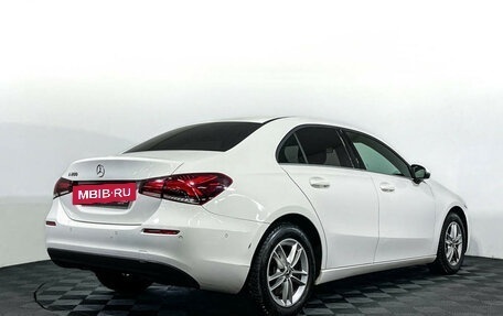 Mercedes-Benz A-Класс, 2019 год, 2 497 000 рублей, 5 фотография