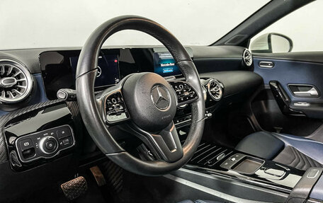 Mercedes-Benz A-Класс, 2019 год, 2 497 000 рублей, 13 фотография