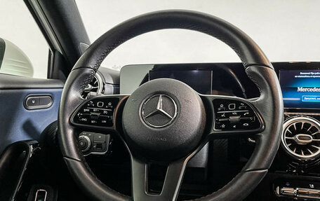 Mercedes-Benz A-Класс, 2019 год, 2 497 000 рублей, 15 фотография