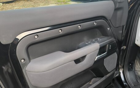 Land Rover Defender II, 2021 год, 6 100 000 рублей, 18 фотография