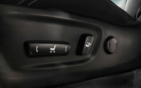 Toyota Land Cruiser Prado 150 рестайлинг 2, 2015 год, 2 699 000 рублей, 18 фотография