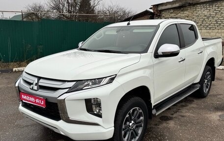 Mitsubishi L200 IV рестайлинг, 2019 год, 3 250 000 рублей, 1 фотография