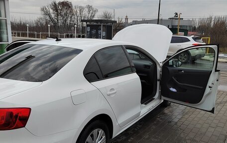 Volkswagen Jetta VI, 2014 год, 900 000 рублей, 4 фотография