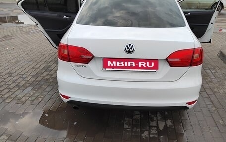 Volkswagen Jetta VI, 2014 год, 900 000 рублей, 3 фотография