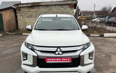 Mitsubishi L200 IV рестайлинг, 2019 год, 3 250 000 рублей, 5 фотография
