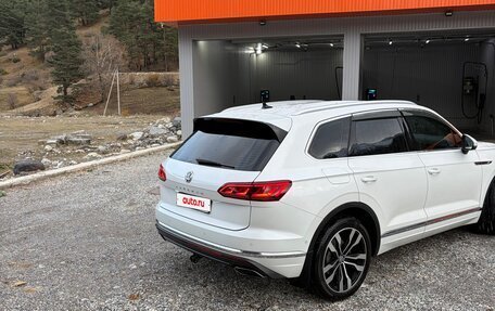 Volkswagen Touareg III, 2019 год, 4 500 000 рублей, 2 фотография