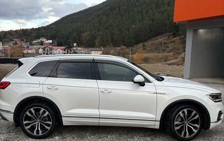 Volkswagen Touareg III, 2019 год, 4 500 000 рублей, 5 фотография