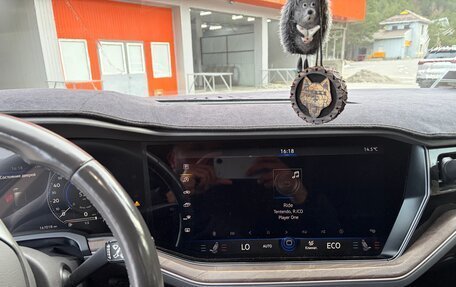 Volkswagen Touareg III, 2019 год, 4 500 000 рублей, 8 фотография