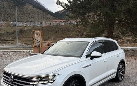 Volkswagen Touareg III, 2019 год, 4 500 000 рублей, 4 фотография