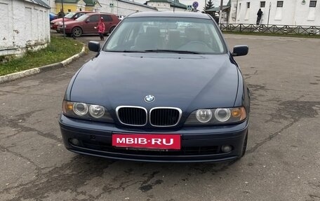 BMW 5 серия, 2003 год, 550 000 рублей, 2 фотография