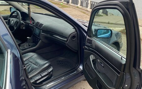 BMW 5 серия, 2003 год, 550 000 рублей, 14 фотография