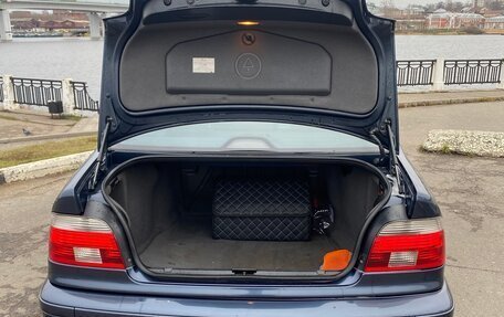 BMW 5 серия, 2003 год, 550 000 рублей, 18 фотография