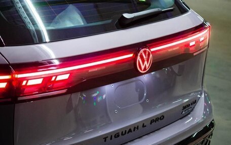 Volkswagen Tiguan, 2025 год, 6 390 000 рублей, 16 фотография