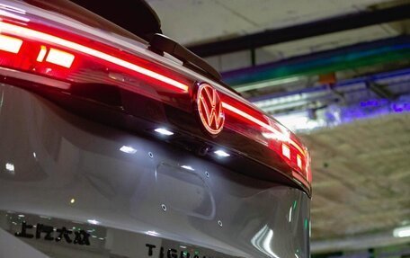 Volkswagen Tiguan, 2025 год, 6 390 000 рублей, 29 фотография