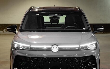 Volkswagen Tiguan, 2025 год, 6 390 000 рублей, 27 фотография