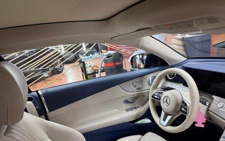 Mercedes-Benz E-Класс, 2019 год, 4 500 000 рублей, 7 фотография