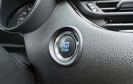 Toyota C-HR I рестайлинг, 2020 год, 1 800 000 рублей, 14 фотография