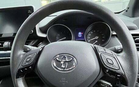 Toyota C-HR I рестайлинг, 2020 год, 1 800 000 рублей, 12 фотография