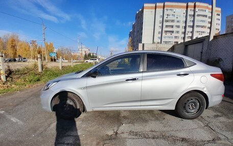 Hyundai Solaris II рестайлинг, 2011 год, 730 000 рублей, 14 фотография