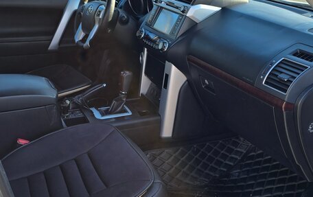 Toyota Land Cruiser Prado 150 рестайлинг 2, 2014 год, 3 200 000 рублей, 3 фотография