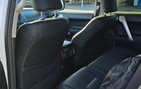 Toyota Land Cruiser Prado 150 рестайлинг 2, 2014 год, 3 200 000 рублей, 14 фотография