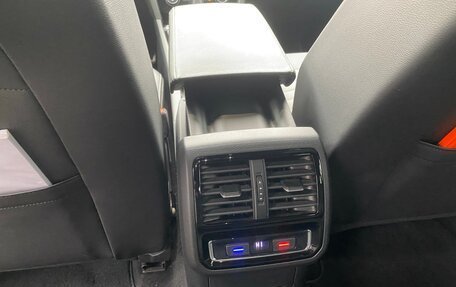 Volkswagen Passat B8 рестайлинг, 2019 год, 1 970 000 рублей, 8 фотография