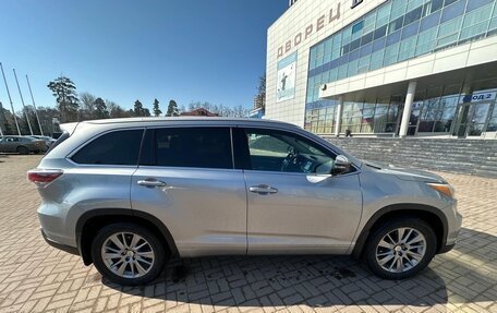 Toyota Highlander III, 2014 год, 3 200 000 рублей, 3 фотография