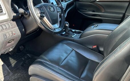 Toyota Highlander III, 2014 год, 3 200 000 рублей, 6 фотография