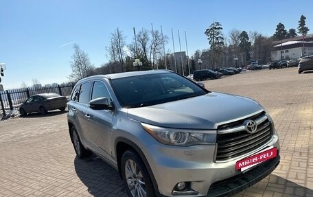 Toyota Highlander III, 2014 год, 3 200 000 рублей, 2 фотография