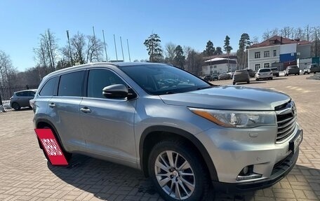 Toyota Highlander III, 2014 год, 3 200 000 рублей, 15 фотография