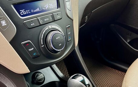 Hyundai Santa Fe III рестайлинг, 2016 год, 2 380 000 рублей, 16 фотография