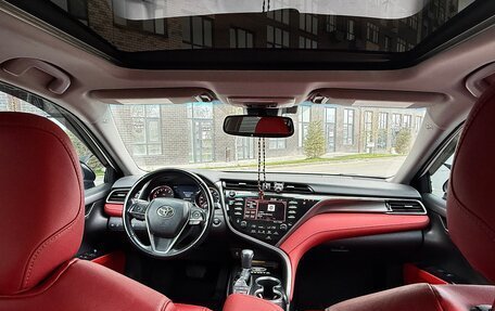 Toyota Camry, 2019 год, 2 650 000 рублей, 22 фотография