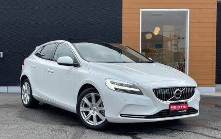 Volvo V40 II рестайлинг, 2020 год, 1 030 000 рублей, 1 фотография