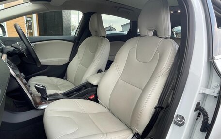 Volvo V40 II рестайлинг, 2020 год, 1 030 000 рублей, 10 фотография