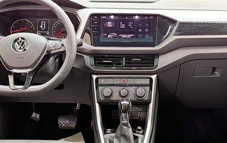 Volkswagen T-Roc I, 2021 год, 1 450 010 рублей, 16 фотография