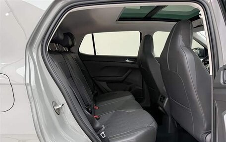 Volkswagen T-Roc I, 2021 год, 1 450 010 рублей, 23 фотография